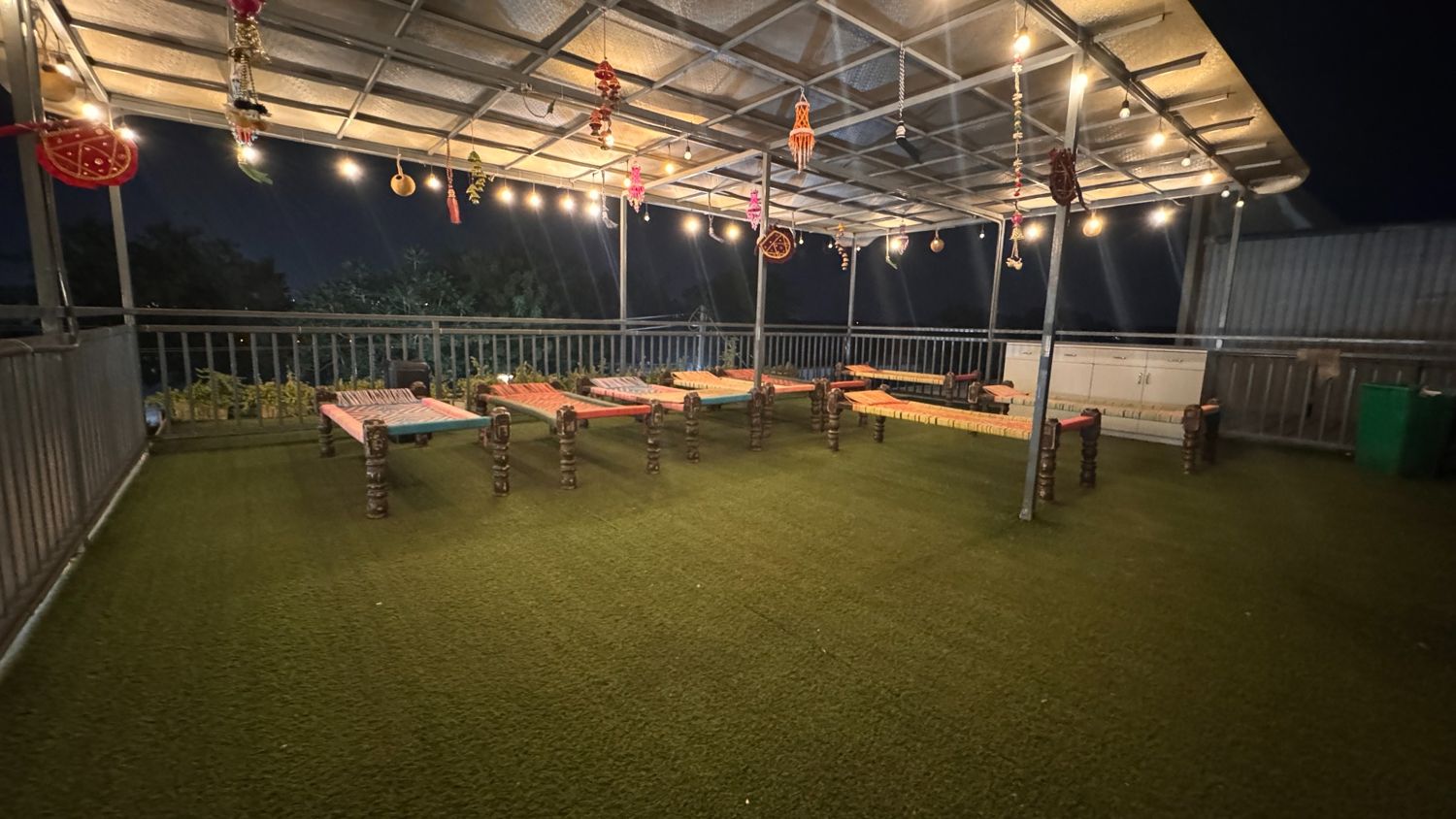 WhiteRoot rooftop café seating